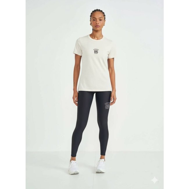 Camiseta Colcci Sport New Comfort Fit Feminina Off Natural