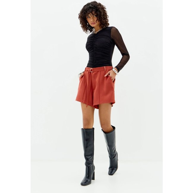 Short Alfaiataria com Cinto Feminino Inblanche