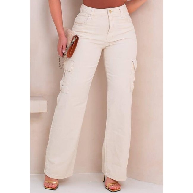 Calça Wide Leg Cargo Feminina Bege Claro com Bolsos Laterais e Cintura Alta