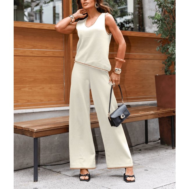 Conjunto Cherry Line Duas Peças Blusa Assimetrica Sem Manga Decote CalçaTricô Off White e Bege Novo