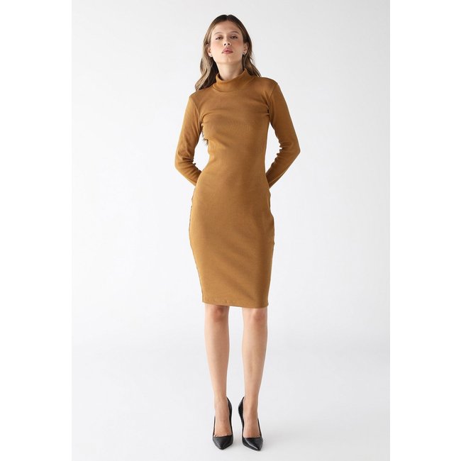 Vestido Curto Gola Alta Levosch Ribana Algodão Premium Mostarda