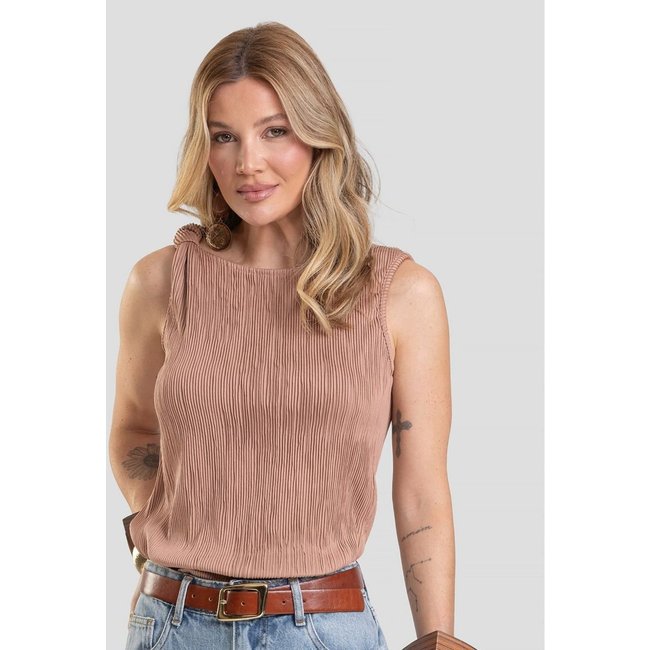 Regata Feminina Texturizada Elegante Dianna Marrom