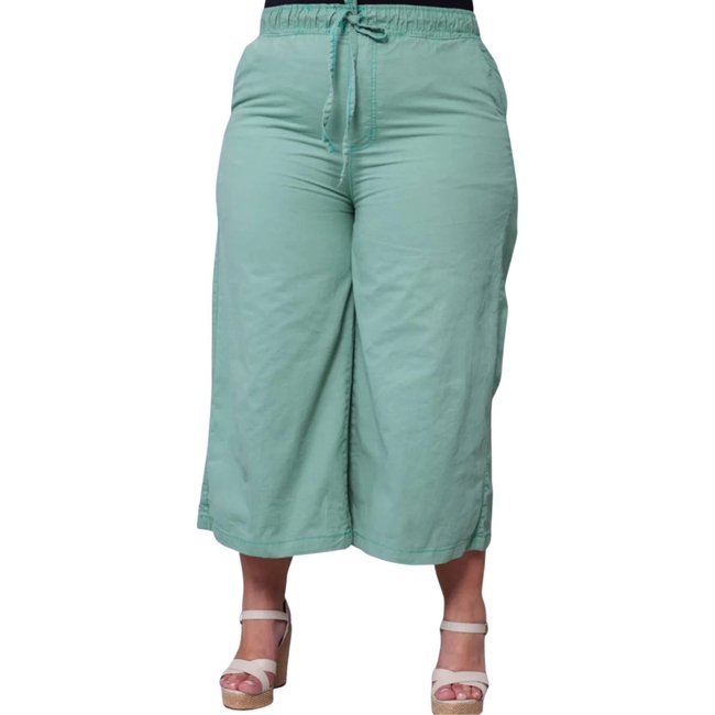 Calça Feminina Jeans Light Pantacourt