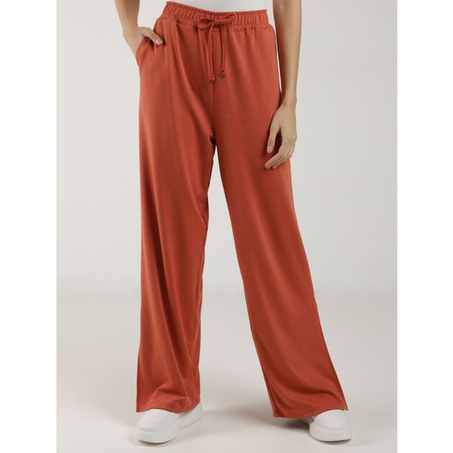Calça Ponto Roma Com Fenda Feminina MARROM