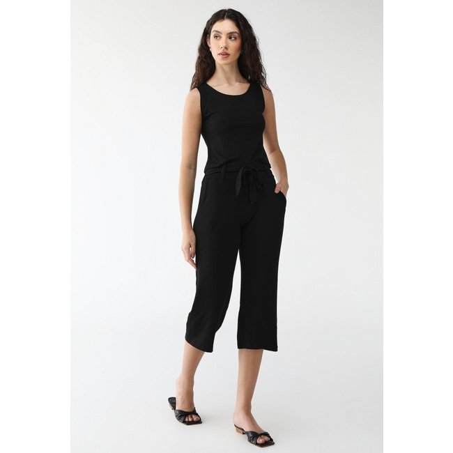 Conjunto Viscolycra Maria Paes Calça Pantacourt e Blusa Preto