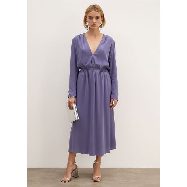 Vestido Iódice Ajustado Decote V Manga Longa Midi Lilás