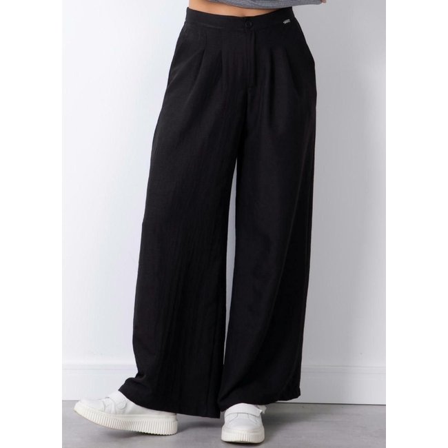 Calça Pantalona Tecido Plano Pregas Preta Colorido Quintess