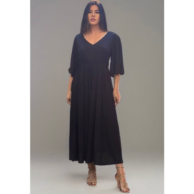 Vestido Longo Cabanafree Plano com Manga e Camadas Preto