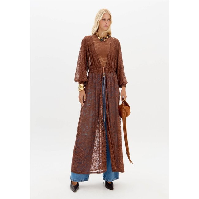Kaftan Alongado De Renda Lança Perfume