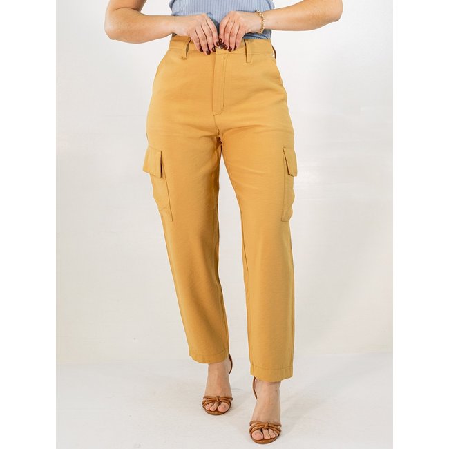 Calça Feminina Mom Bolso Cargo Alfaiataria Viscose Anticorpus