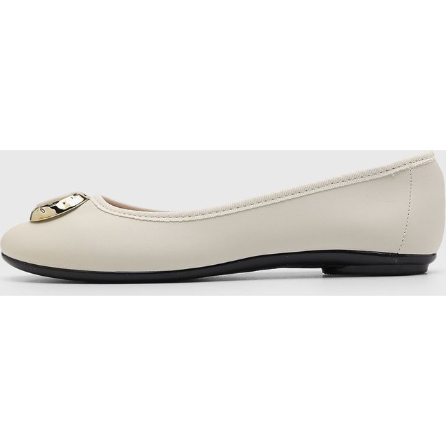 Sapatilha Feminina Moleca Detalhe Metálico Off-White