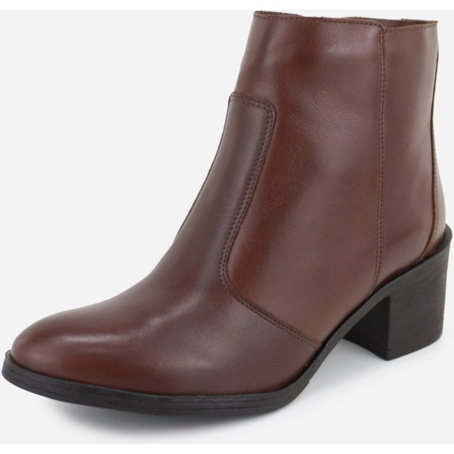 Bota em Couro Cano Curto Lisa Maria Paula Conforto Cacau