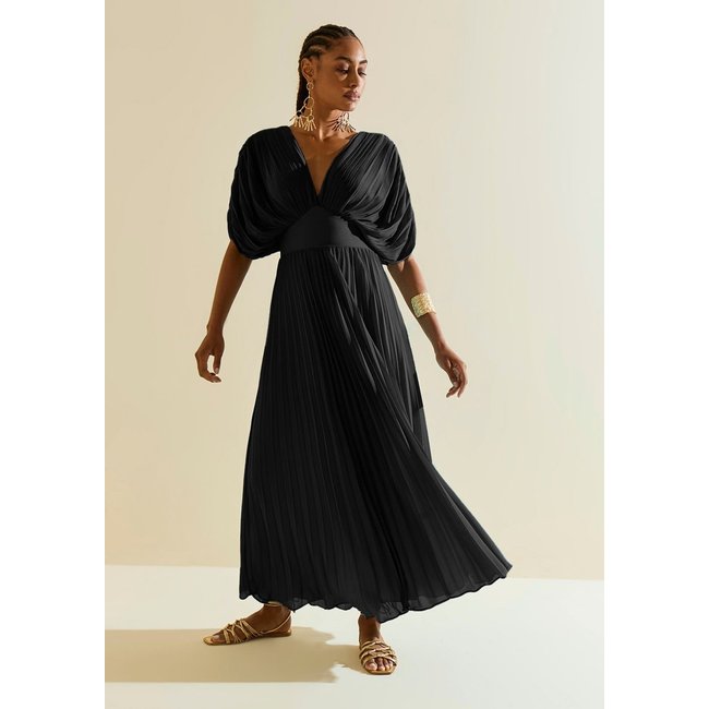Vestido Morena Rosa Ajustado Decote V Manga Curta Longo Preto
