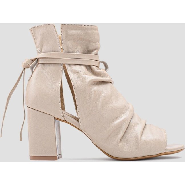 Ankle Boot CBK Salto Grosso 7cm Couro Nude