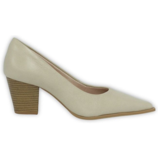 Scarpin Bico Fino em Couro Com Vira Salto Grosso 6 CM Creme Spinelli