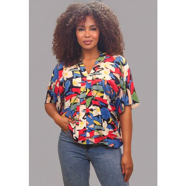 Blusa Cabanafree Gola V Manga Curta Estampa Floresce