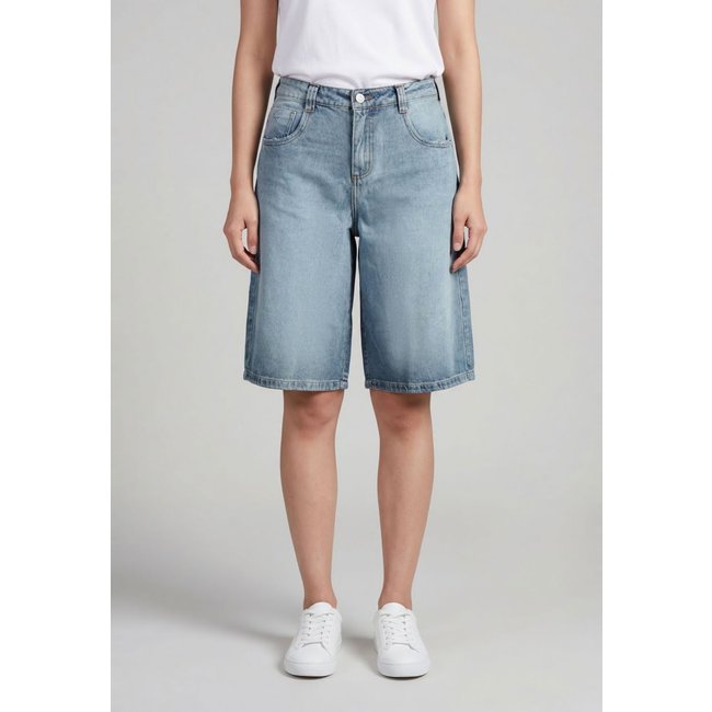 Bermuda Capri Jeans Feminina Colcci Jeans Azul Claro