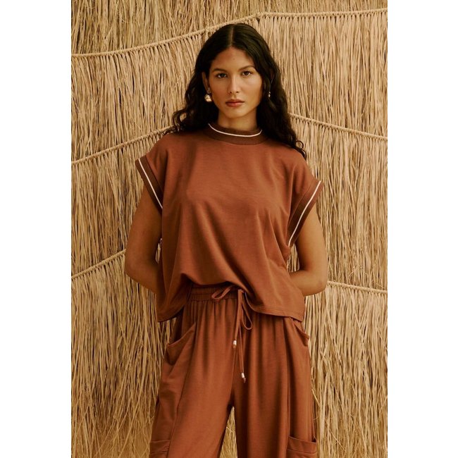 Blusa Moletinho Rib Decote E Cava