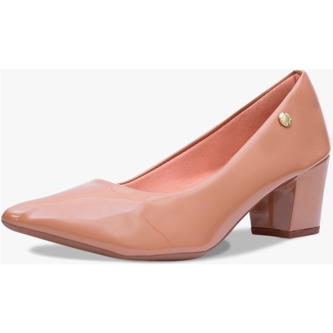 Scarpin Feminino Takata Salto Baixo Bloco Bico Fino Verniz Bege