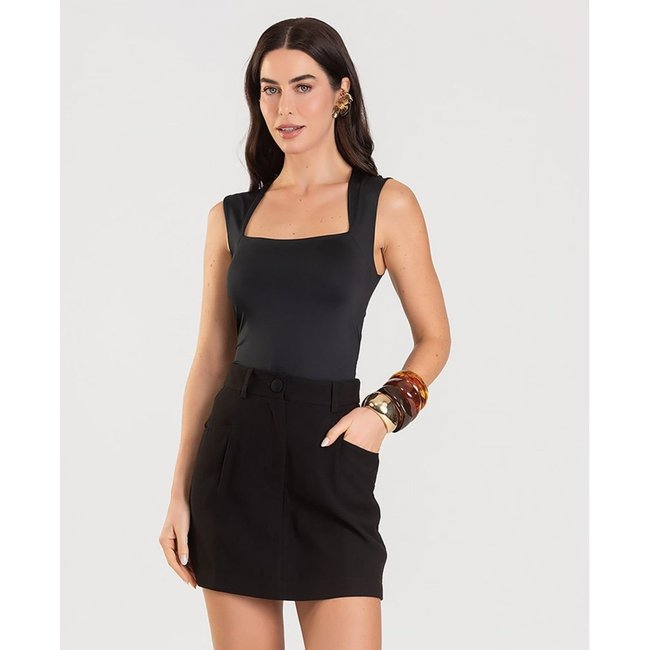 Shorts Saia Feminino Evasê Em Sarja Dianna Preto