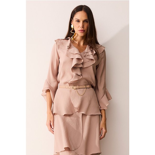 Blusa Reta Lisa Com Decote V Bege Desertico Charry