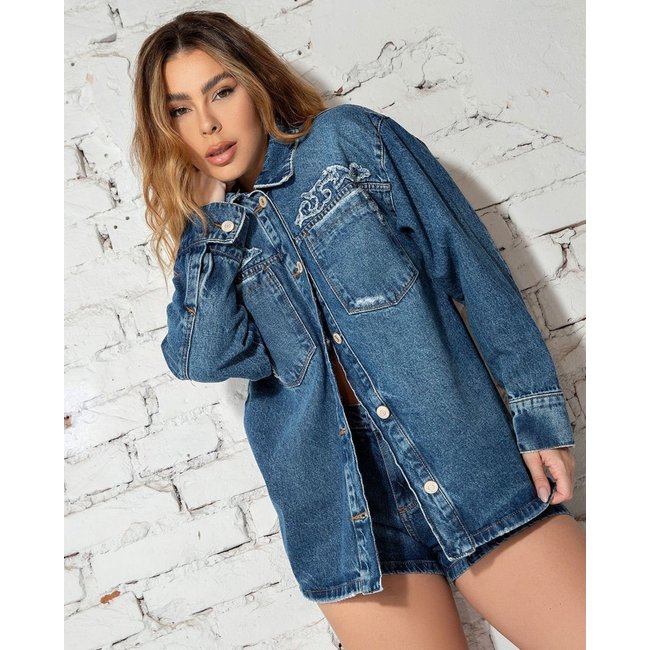 Camisa Jeans Oversize Feminina com Bordado Ana Castela 24342 Média Consciência