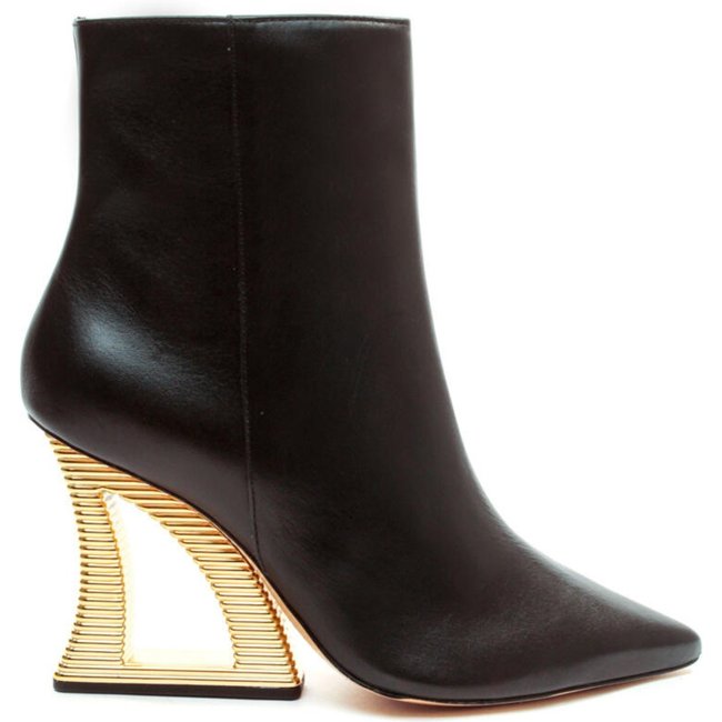 Bota Couro Preto Cano Curto Salto Vazado Cecconello 2443001-3