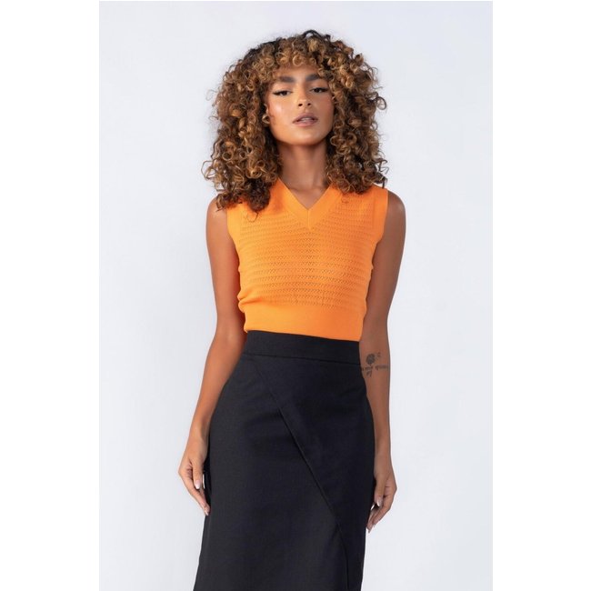 Blusa regata curta com furinhos Laranja