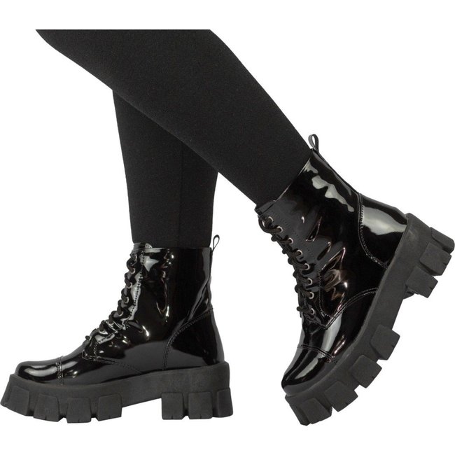 Bota Tratorada Feminina Lumiss Coturno Plataforma Blogueira Cano Curto Verniz Preto