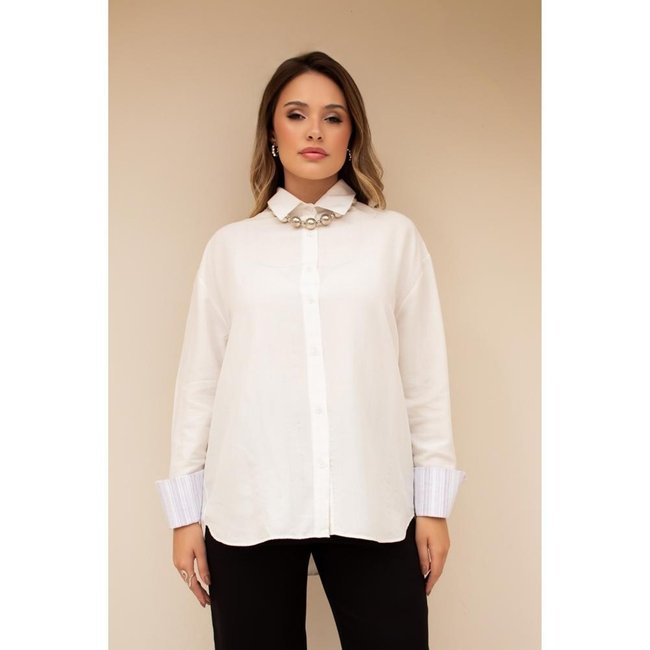 Camisa Feminina Branca Oversize De Viscose Com Leveza Macia
