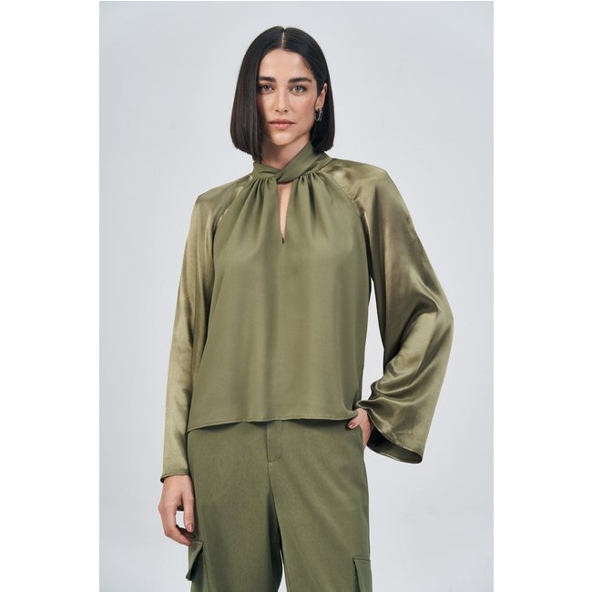 Blusa Manga Acetinada Feminina Acostamento