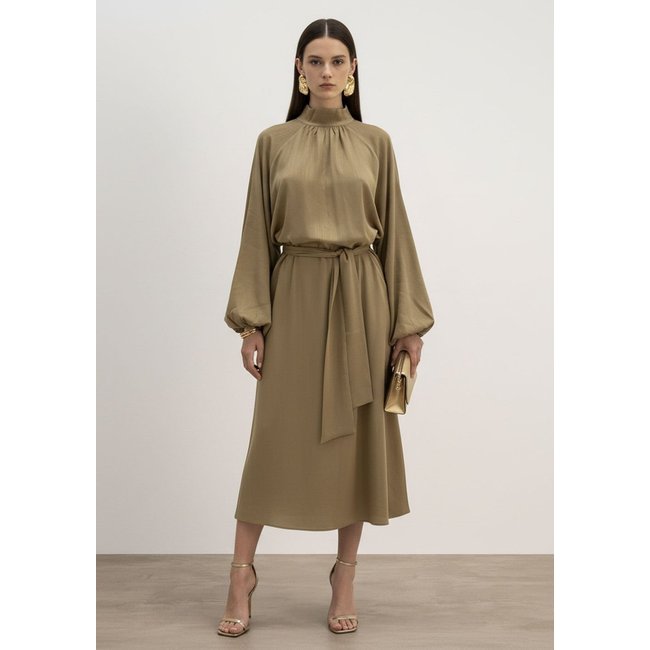 Vestido Iódice Solto Gola Alta Manga Longa Midi Bege