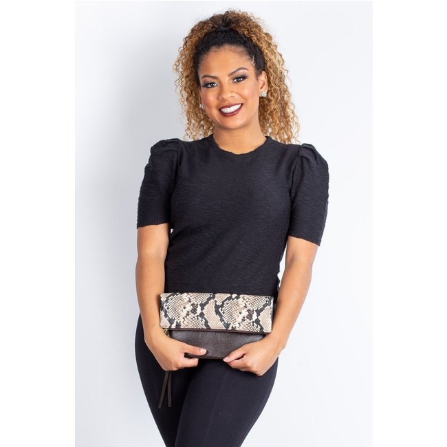 Clutch de couro estampado animal print Nikki - Cobra