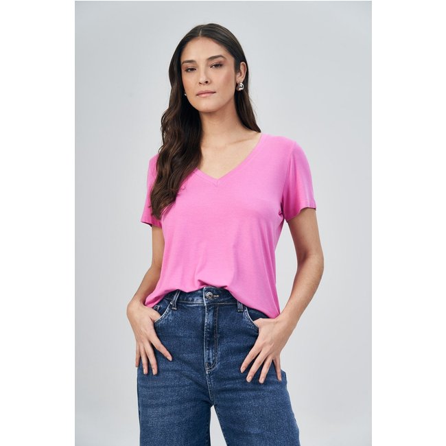 T-Shirt Gola V Basic Feminina Acostamento
