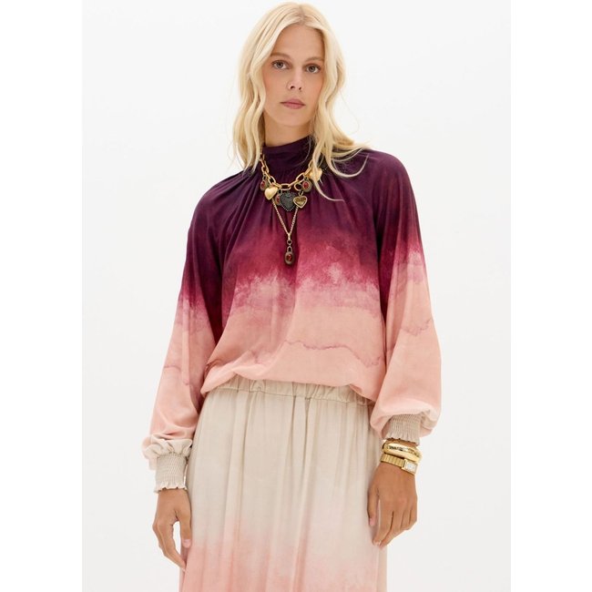 Blusa Manga Longa Com Gola Lança Perfume
