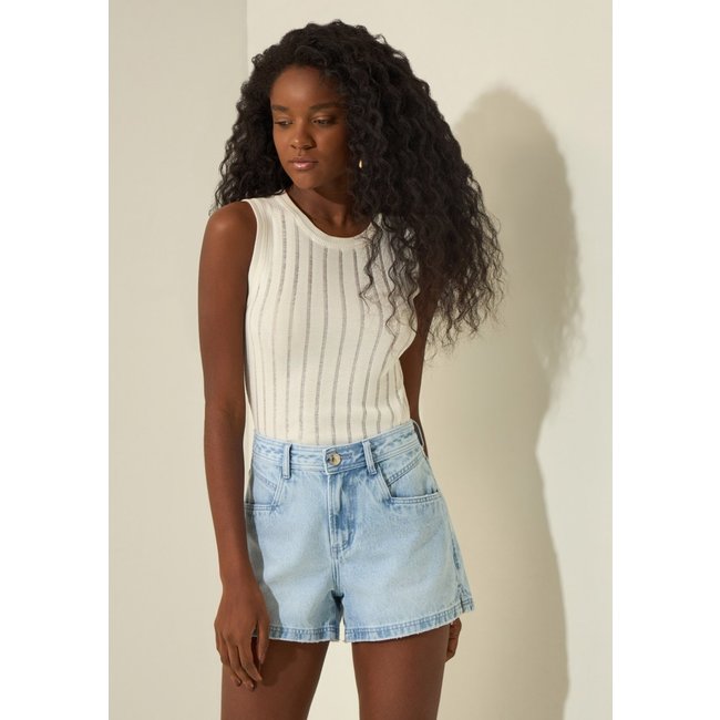 Shorts Jeans Com Cintura Média Linha A