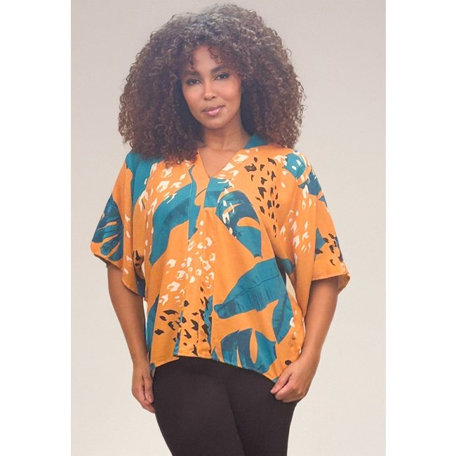 Blusa Cabanafree Gola V Manga Curta Estampa Aurora Botânica