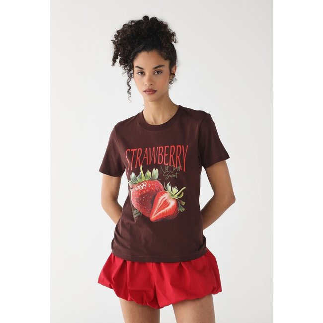 Camiseta Feminina Fiveblu Estampada Strawberry Marrom