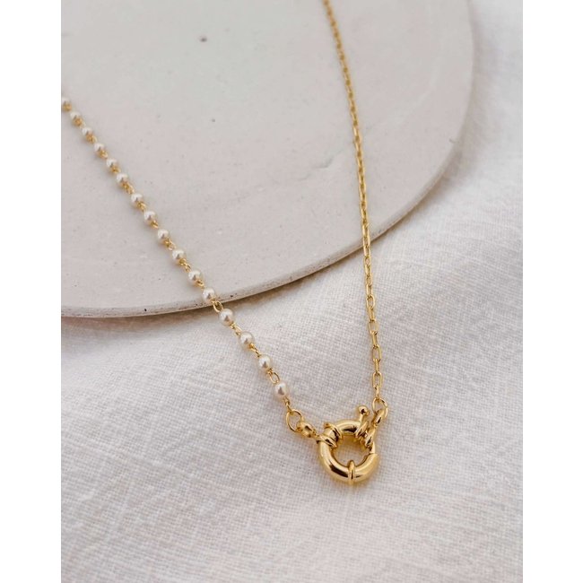Colar Pearl Fecho Frontal Banho Ouro