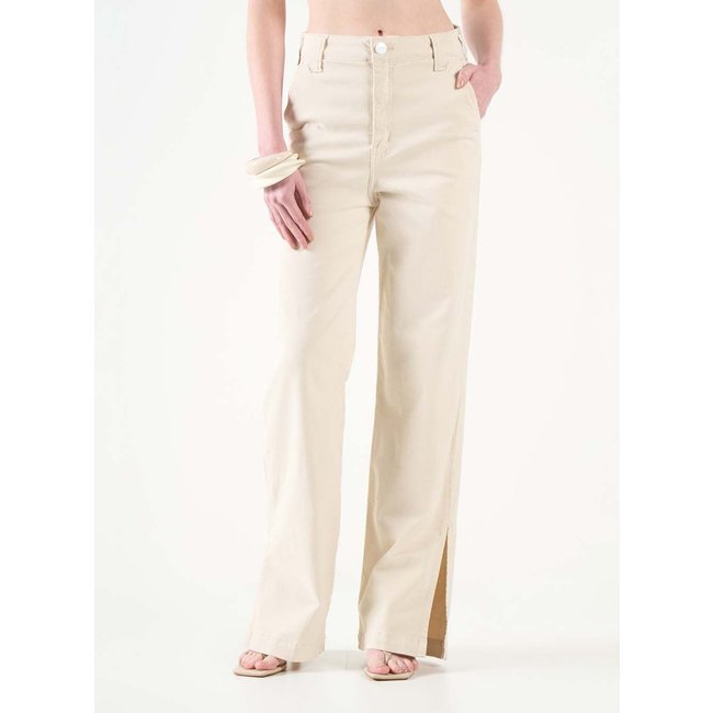 Calça Sarja Wide Leg com Fenda Colcci CLC Bege Italian