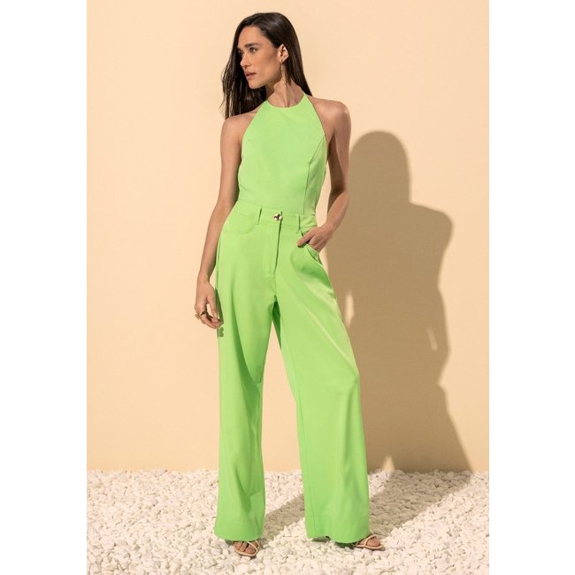 Calça Reta Com Bolsos Funcionais E Cintura Alta