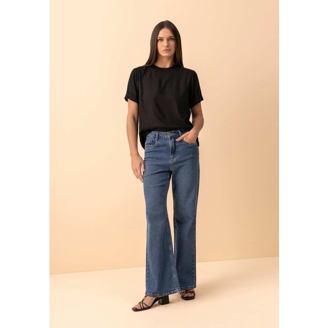 Blusa De Mangas Curtas Com Barras Dobradas E Bordado