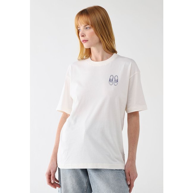 Camiseta Feminina New Balance NB Outfit Layout Branca