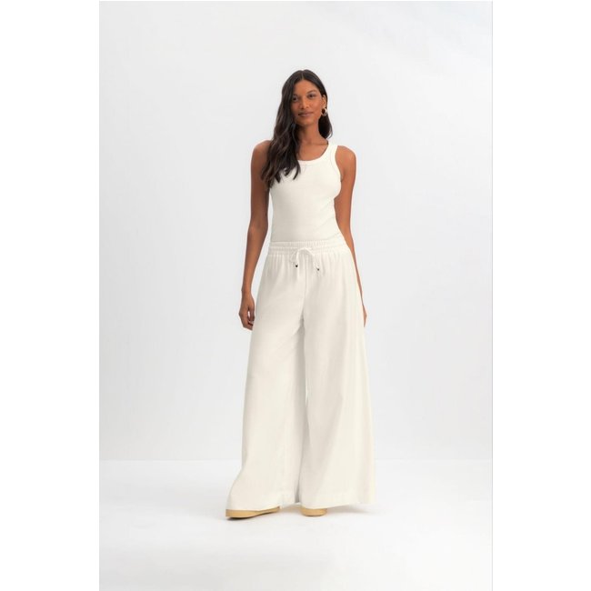 Calça pantalona feminina sarjada Essendi Natural Off-white