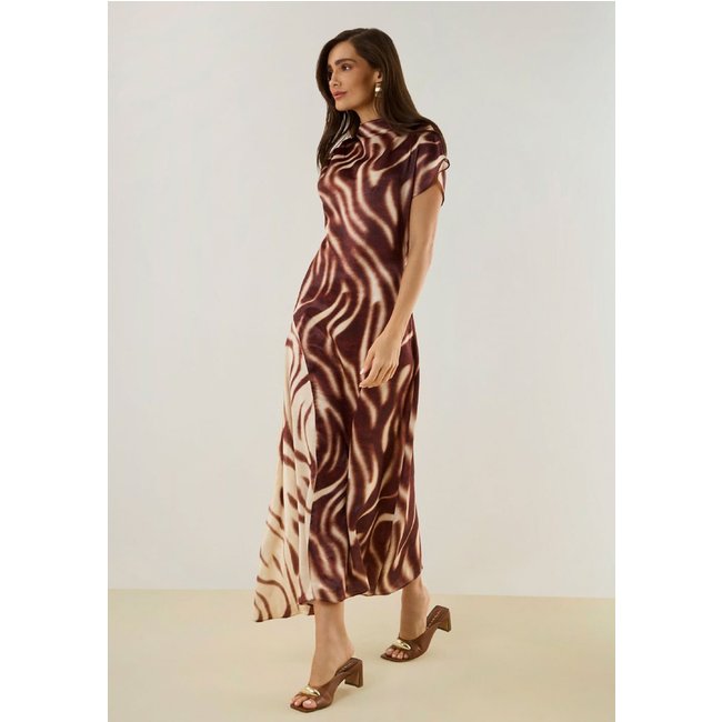 Vestido Maria Valentina Ajustado Gola Alta Manga Curta Midi Marrom
