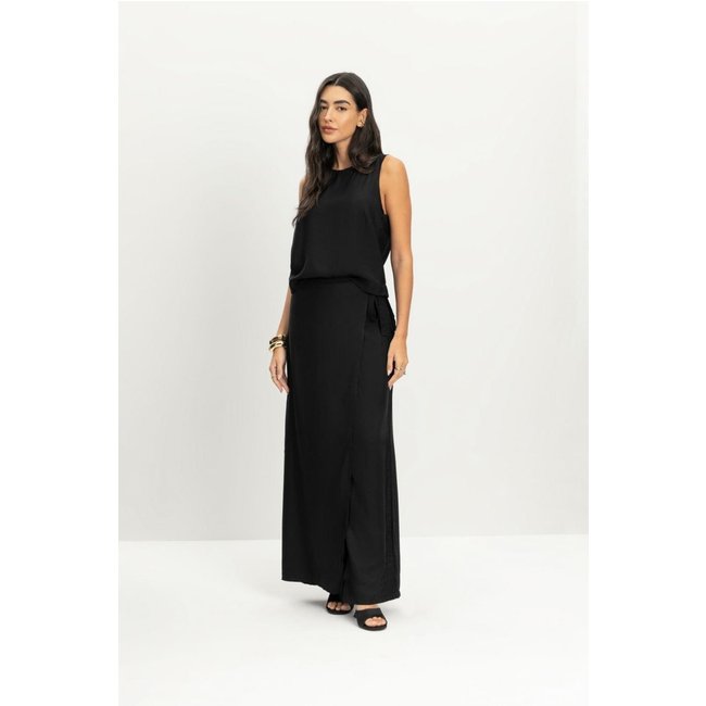 Calça feminina envelope sarjada Essendi -Preto Preto