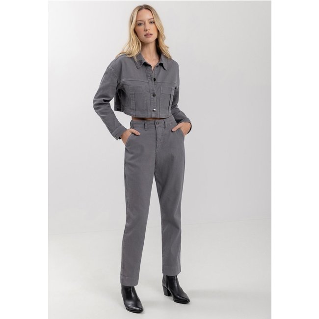 Jaqueta Cropped Cotelê Em Sarja Com Bolsos Frontais