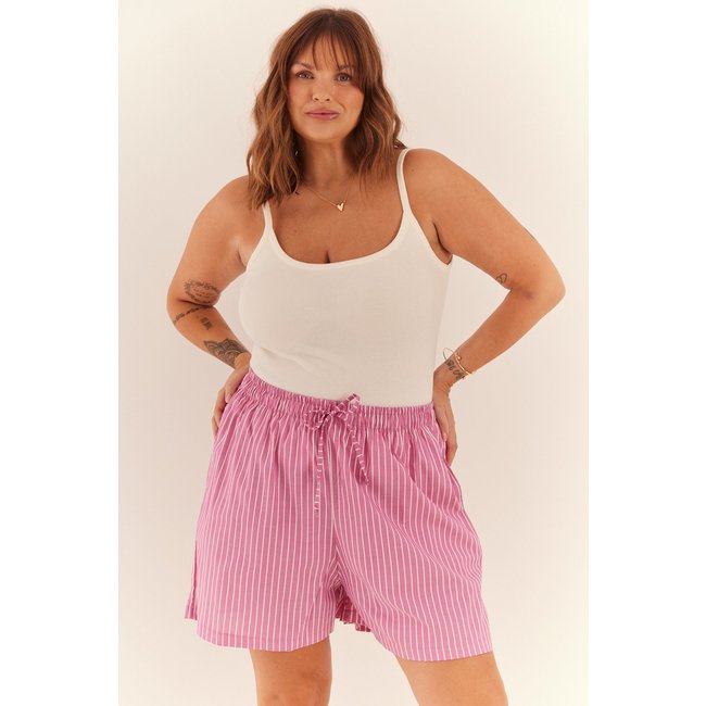 Shorts In Love Listrado Rosa