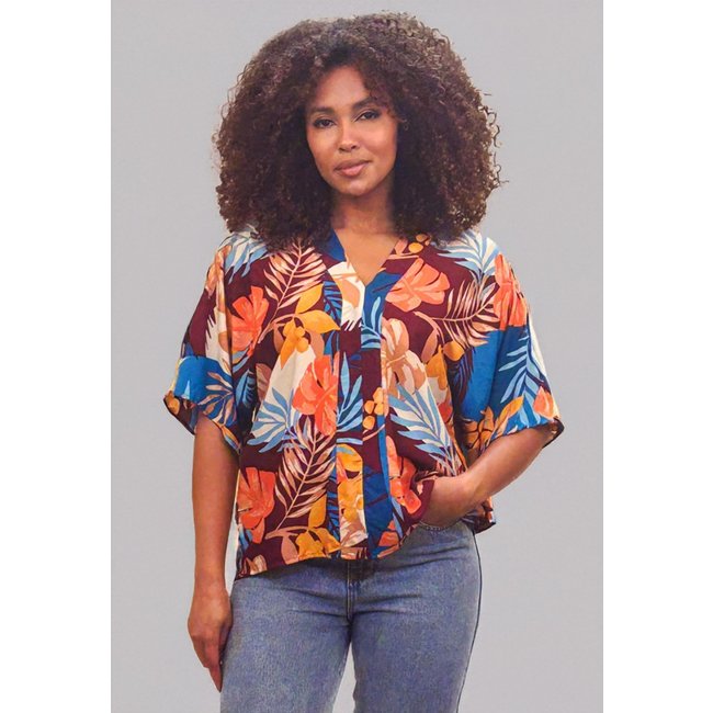 Blusa Cabanafree Gola V Manga Curta Estampa Aurora Profunda