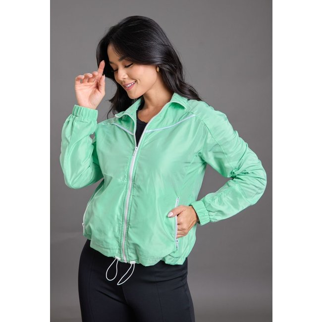 Jaqueta Corta Vento Feminina Lisa Color com Detalhe Dialogo Verde Claro